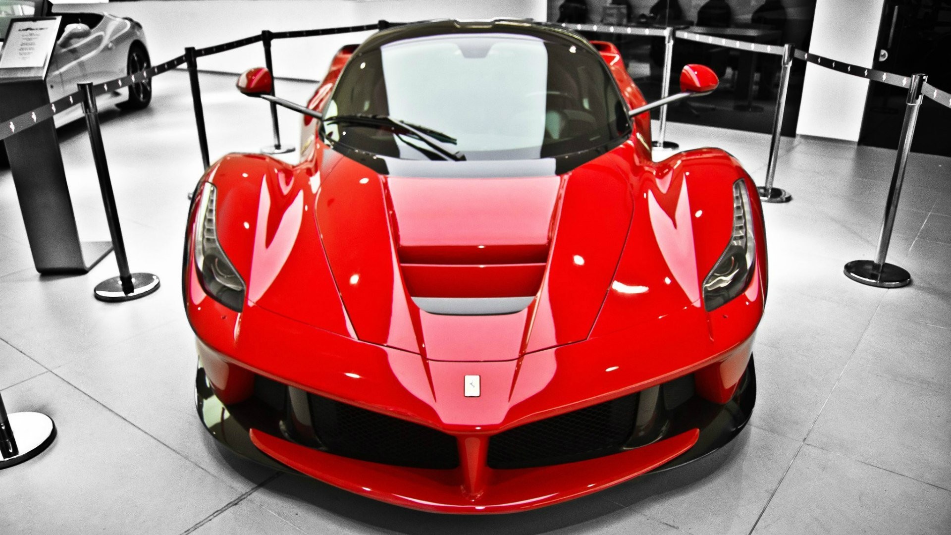 Ferrari: Символ роскоши и скорости